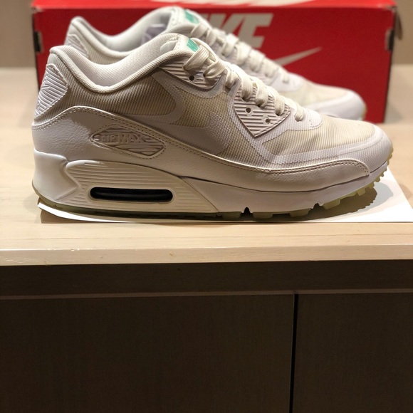 Nike Air Max 90 Glow-in-the-Dark  Women Size 9 - Picture 4 of 9